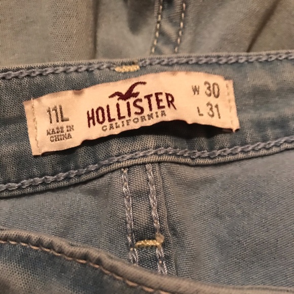 🌱Hollister stretchy jeans - Picture 3 of 6